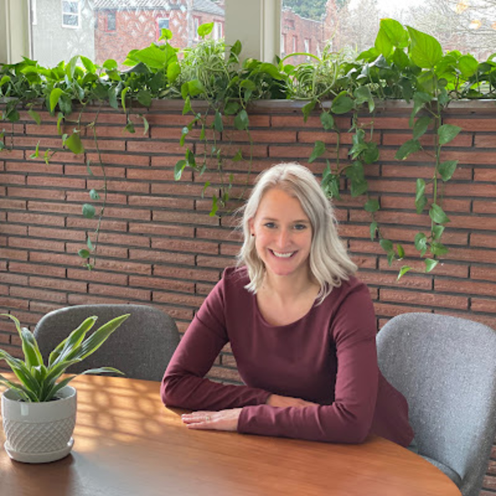Meet your Posher, Laurel